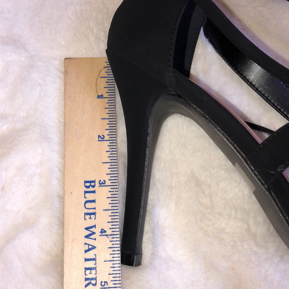 π Sale was $49 will go back π New Black Strappy Heels Size 7.5 - Picture 3 of 7